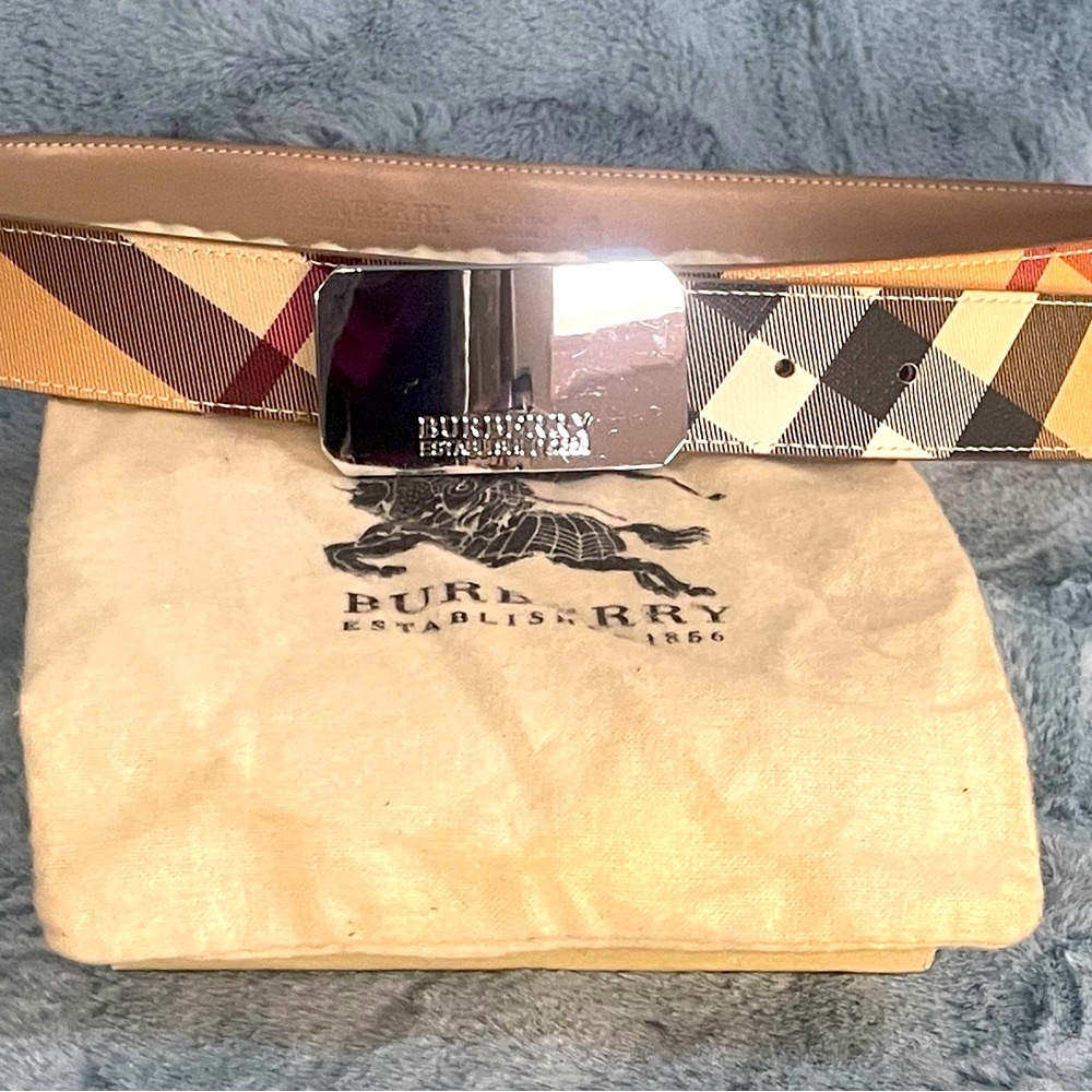 Authentic-Like New-Burberry Classic Print Belt Silver Buckle. Nova print
